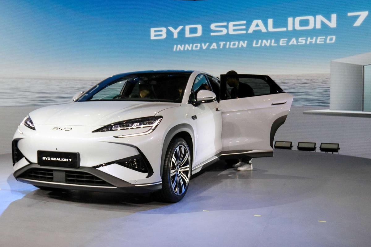 Mobil baru di IIMS 2025