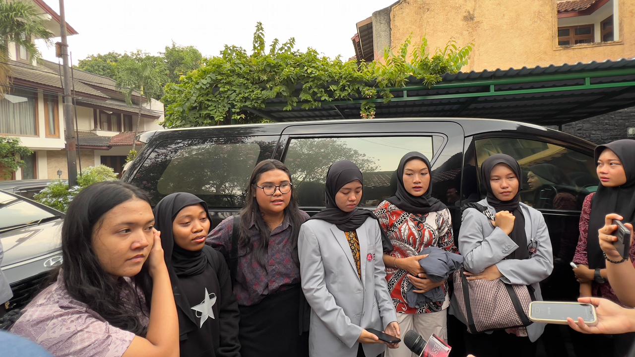Mahasiswi IBS Kenang Momen Terakhir Marissa Haque Isi Perkuliahan: Mengaku Lelah tapi Tak Terlihat Sakit