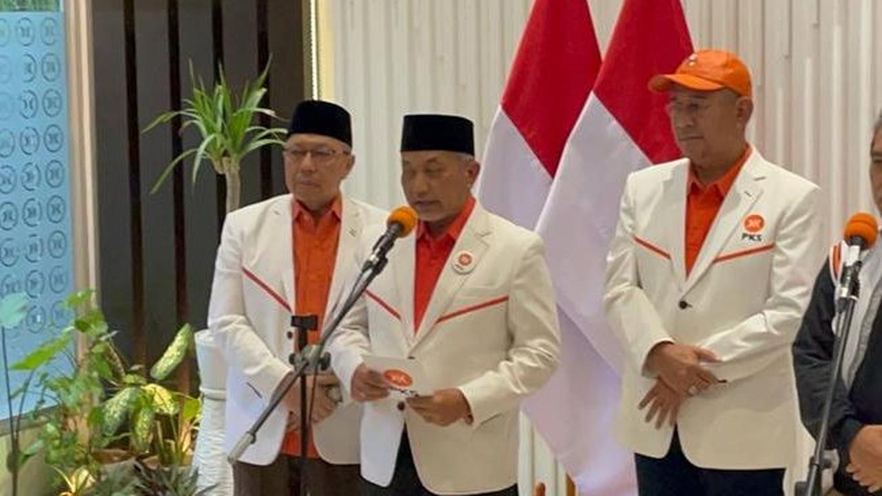 Apalagi, PKS disebutnya mengacu pada Anggaran Dasar partainya untuk menetapkan seseorang menjadi Presiden atau Wakil Presiden.