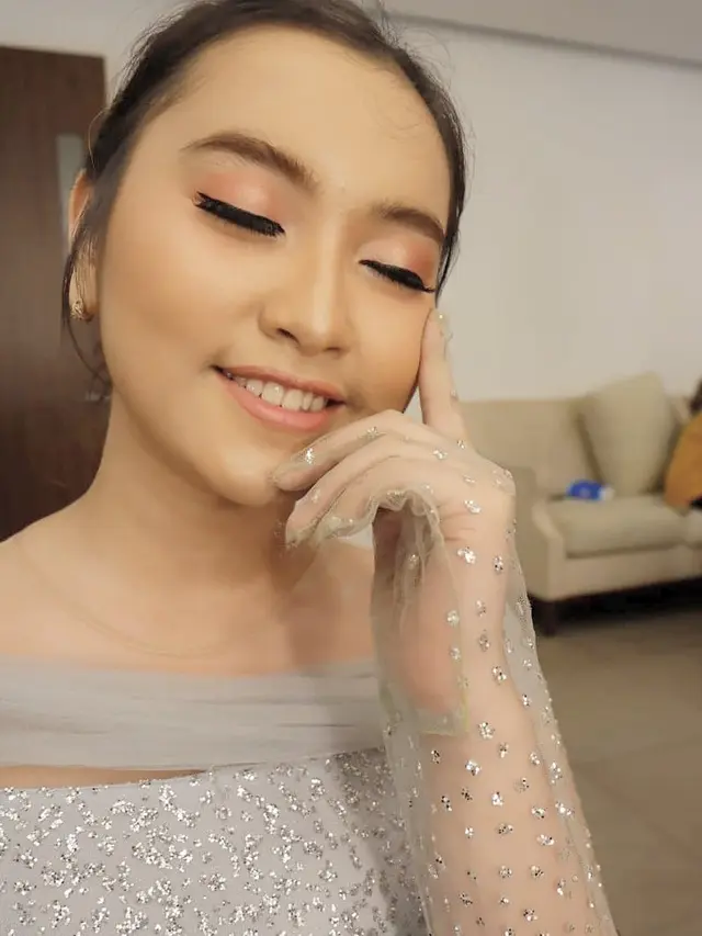 7 Pesona Lebby Wilayati dengan Makeup Tebal yang Selalu Curi Perhatian