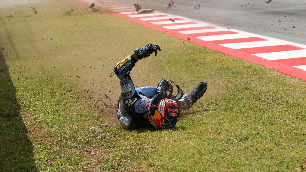 FOTO: Detik Detik Alex Marquez Terlempar dalam Kecelakaan Horor MotoGP Catalunya 2026