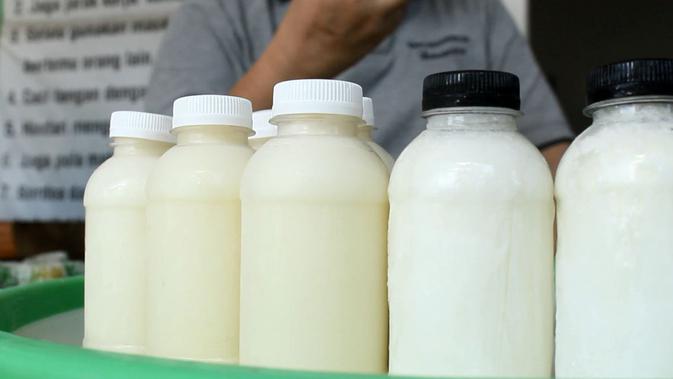 Susu kambing dihargai lebih tinggi dibanding susu sapi lantaran dinilai lebih sehat dan bernutrisi tinggi. (Foto: Liputan6.com/Muhamad Ridlo)