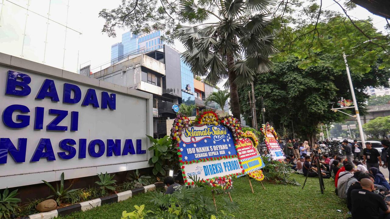 FOTO: Kejagung Geledah Kantor BGN Aktivitas Pegawai Terganggu