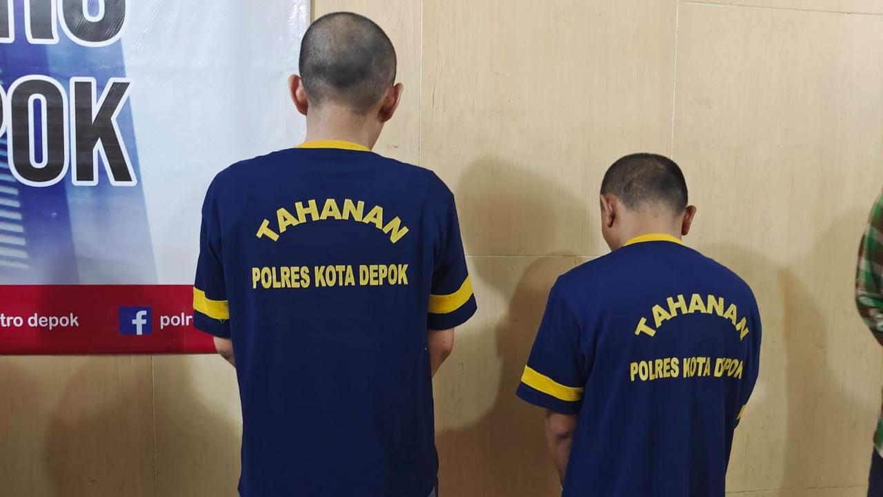 Tersangka pembuatan STNK palsu yang ditangkap Polres Metro Depok.