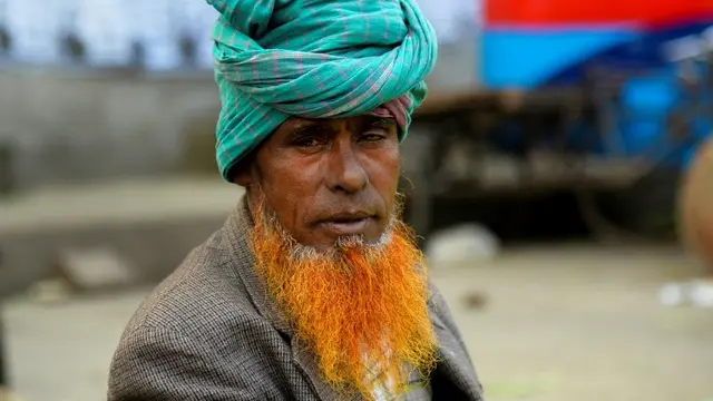 Tren Warna Janggut Terang di Bangladesh (AFP/Munir Uz Zaman)