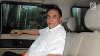 Gubernur Aceh nonaktif Irwandi Yusuf usai menjalani pemeriksaan oleh penyidik di Gedung KPK, Jakarta, Jumat (26/10). Irwandi Yusuf diperiksa sebagai tersangka terkait dugaan suap gratifikasi sebesar Rp 32 miliar. (Merdeka.com/Dwi Narwoko)