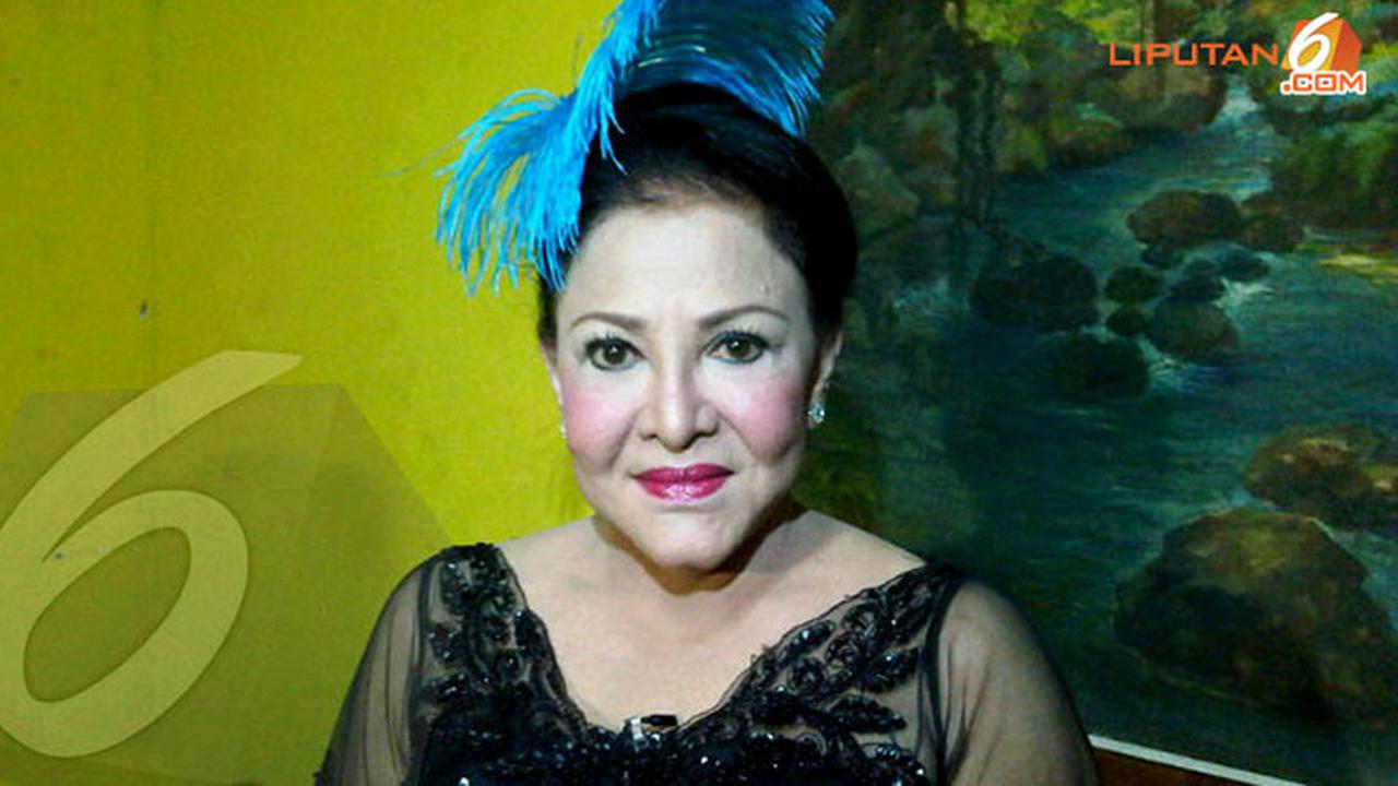 Mpok Atiek Heran Tukang Sayur Kumpulkan Uang untuk Jokowi