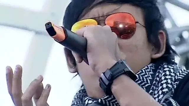Dadali membawakan lagu Berikan Ampunanmu dalam acara inBox SCTV (13/07/2014).