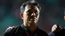 Bima Sakti yang juga menjadi pelatih Alfin Lestaluhu saat itu terus membawa semangat anak buahnya tersebut yang merupakan sosok pekerja keras dalam skuatnya hingga kini saat berlaga di piala AFF U-16 edisi 2022. (Bola.com/Bagaskara Lazuardi)