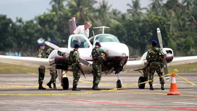 WHOOPS : Pesawat Australia Mendarat di Manado