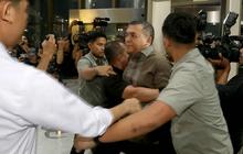 FOTO: Wamen Imipas Silmy Karim Serahkan Diri ke KPK  Usai Dicari Penyidik