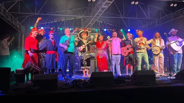 Kelompok musik etnik asal Ambon, Kaihulu. Foto: Ambon Music Office via VOA Indonesia.