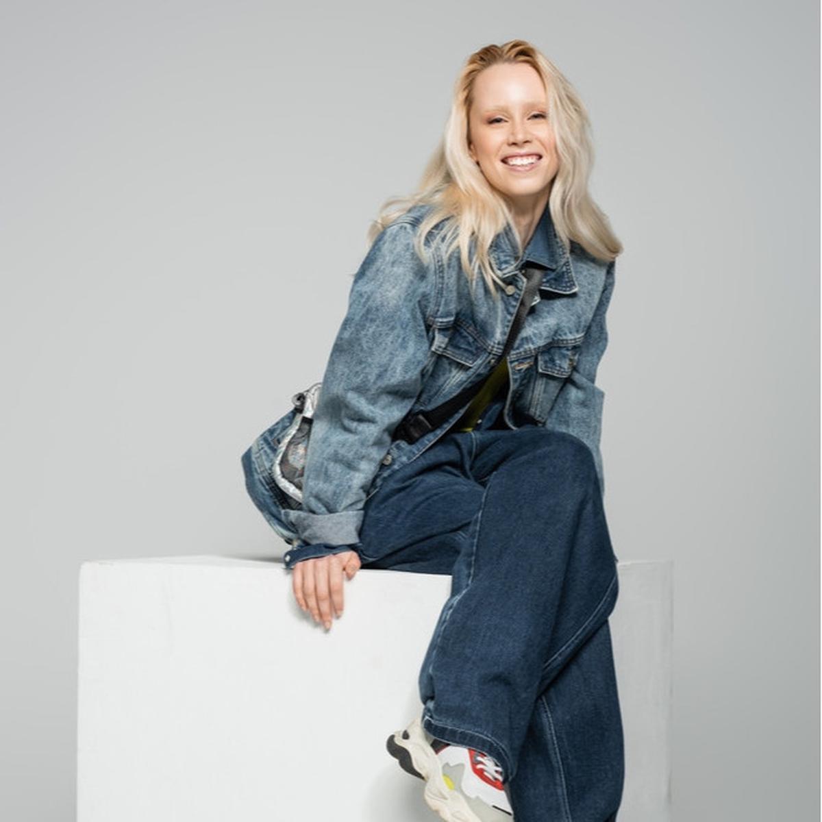 Ilustrasi outfit blue denim