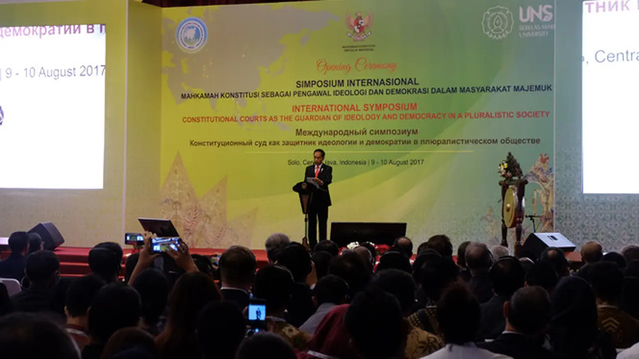 Jokowi Cerita Pengalaman Pimpin Solo Kepada Delegasi MK se-Asia
