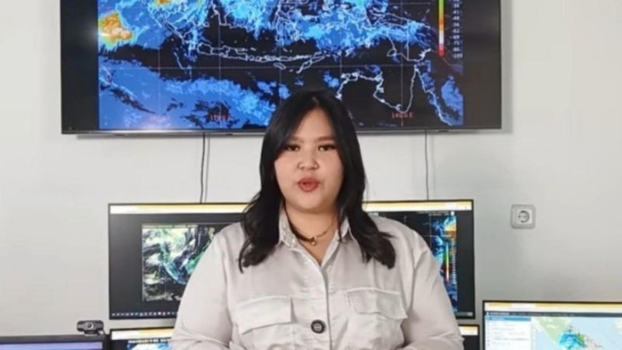 Prakiraan Cuaca BMKG: Sebagian Besar Wilayah Indonesia Berawan Hingga Hujan Ringan di Akhir Pekan