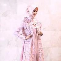 6 Potret Cantik Lisya Nurrahmi Istri Tommy Kurniawan. [Foto: Instagram/lisyanurrahmii]