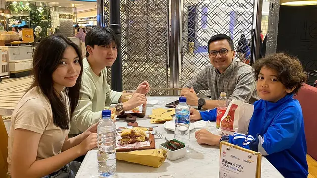 Jadi Single Parent, Ini 6 Potret Seleb Cowok saat Mengasuh Anak