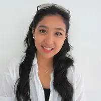 Tak sia-sia Olivia Zalianty menekuni olahraga wushu. Selain segar dan fit, tubuhnya jadi pun langsing.