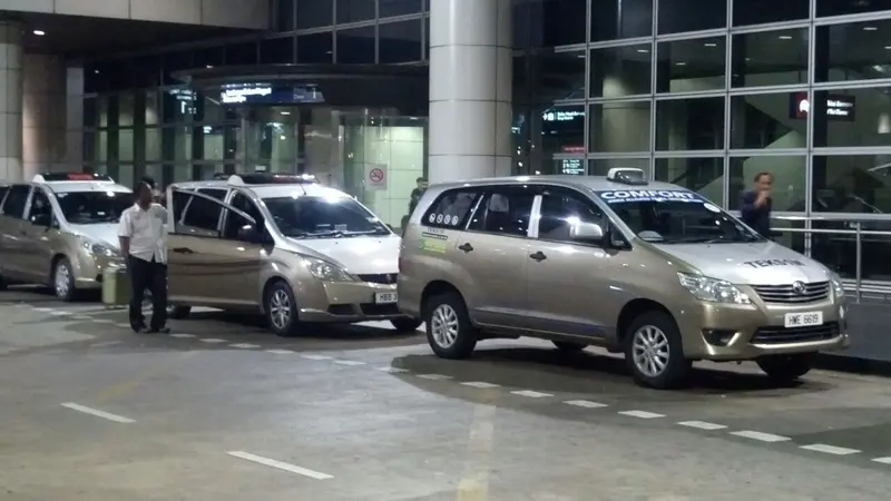 Taksi Toyota Innova