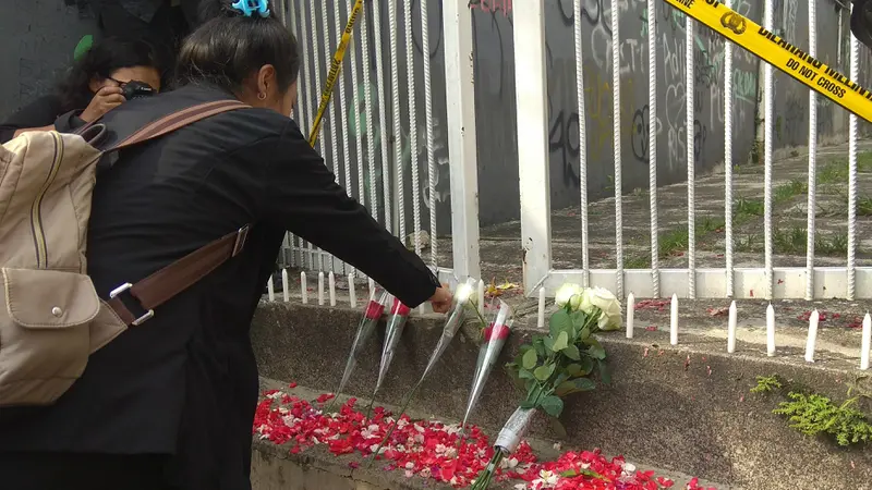 Pelajar, alumni, dan perwakilan guru SMK Baranangsiang Bogor, melakukan tabur bunga di lokasi pembunuhan.