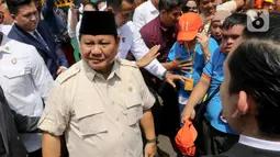Sebelumnya, Presiden Prabowo Subianto bersama pendiri Microsoft dan filantropis Bill Gates meninjau langsung pelaksanaan Program Makan Bergizi Gratis (MBG) di Sekolah Dasar Negeri (SDN) Jati 03, Jakarta. (Liputan6.com/Herman Zakharia)