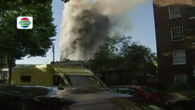Sebuah apartemen di North Kensington, London, terbakar. Musibah kebakaran ini mengakibatkan puluhan orang dilarikan ke rumah sakit.