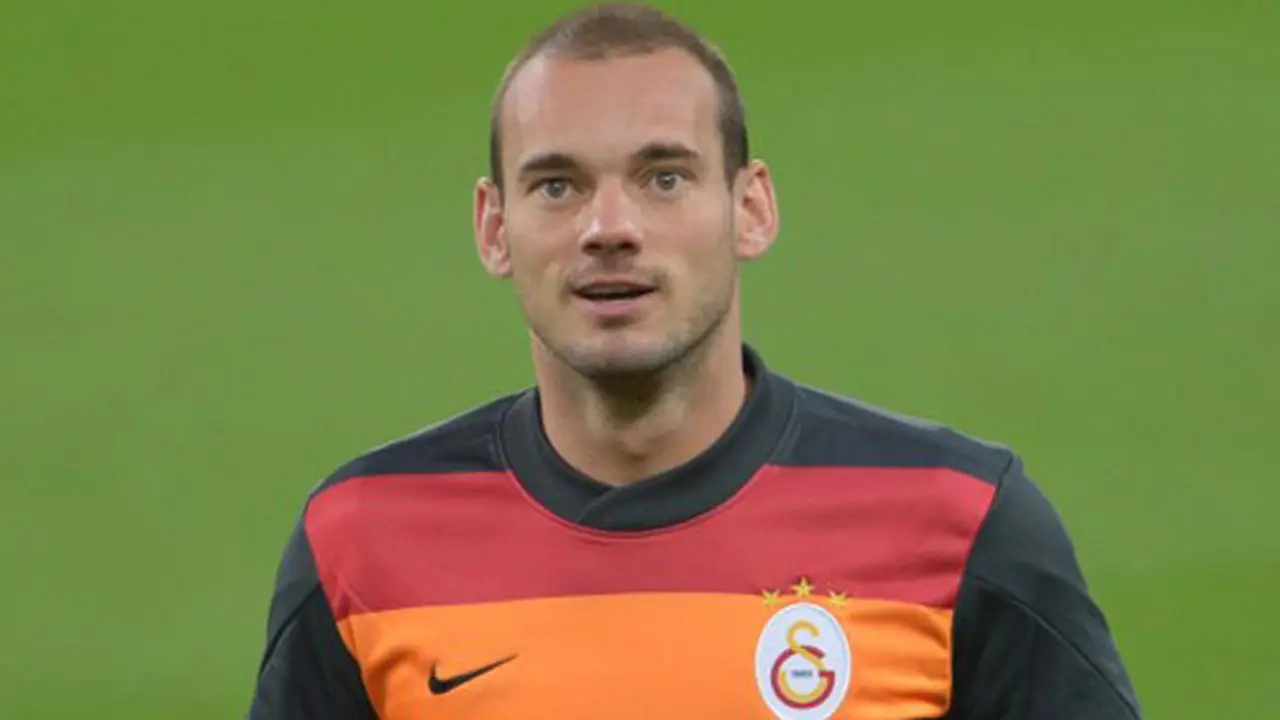 wesley-sneijder-131021c.jpg