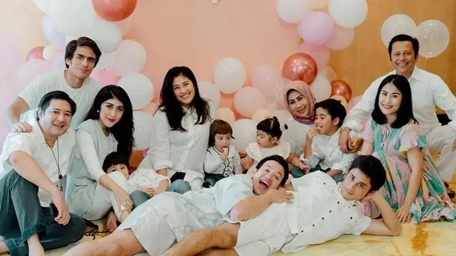 6 Potret Kebersamaan Alshad Ahmad dan Keluarga, Dikenal Konglomerat