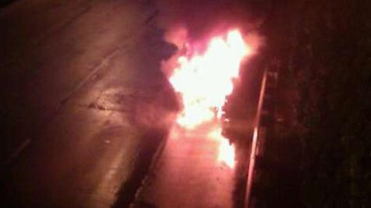 Mobil Opel Blazer terbakar di Tol JORR
