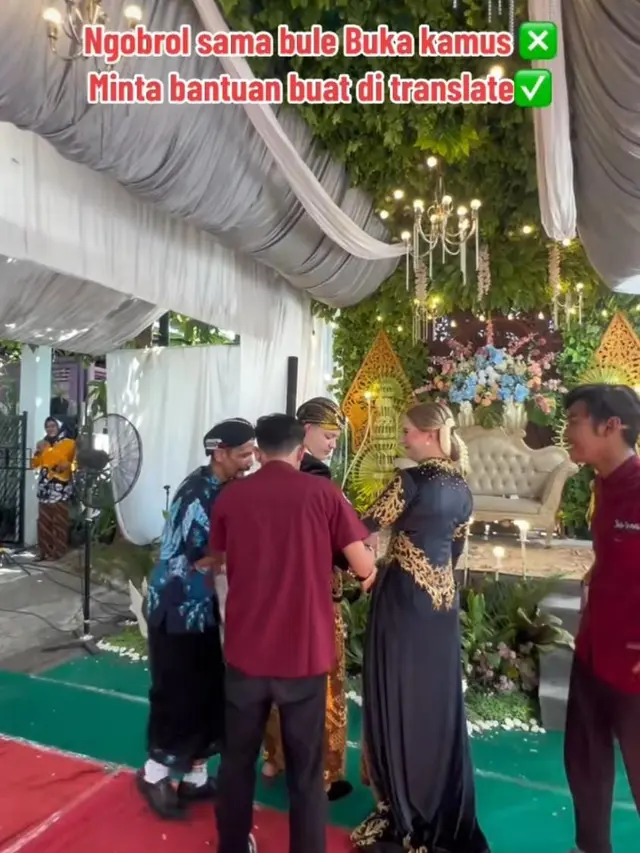 7 Momen Pernikahan Bule dengan Adat Jawa, Full Bahasa Inggris Hingga Pemotretan Pakai Bahasa Isyarat