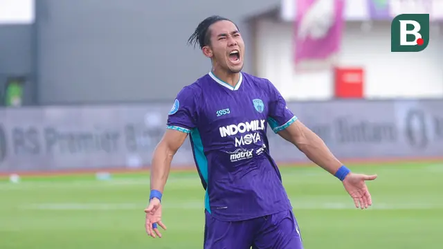 Foto: Semangat Membara Ryuji Utomo Saat Membawa Persita Tumbangkan Persik di BRI Liga 1