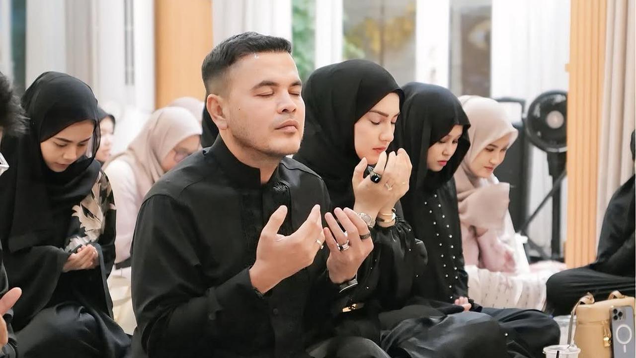 Irish Bella dan Haldy Sabri Gelar Pengajian Jelang Puasa Ramadhan di Rumah