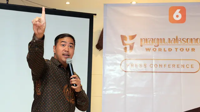 [Bintang] Pandji Pragiwaksono