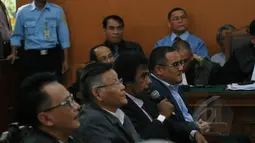 Sidang lanjutan praperadilan BG kembali digelar di PN Jakarta Selatan, Rabu (11/2/2015). Empat saksi ahli dihadirkan, Prof I Gede Panca Astawa, Prof Romli Atmasasmita, DR Margarito, dan Dr Chairul Huda (kiri ke kanan). (Liputan6.com/Helmi Fithriansyah)