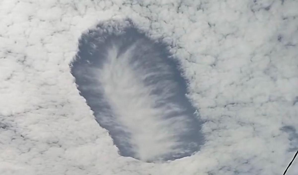 “Awan Cavum ini merupakan Fenomena meteorologi yang menarik dan tidak terkait dengan cuaca ekstrem atau kondisi berbahaya,”&nbsp;<br>