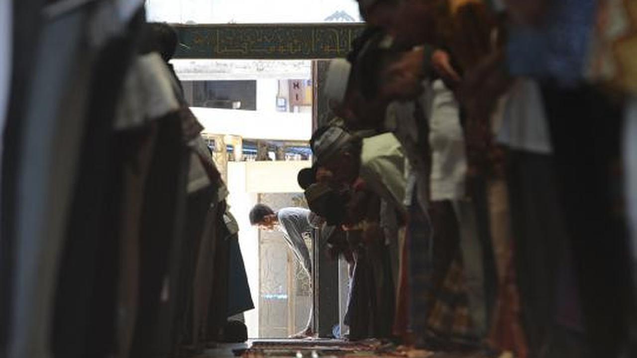 Salat Jumat di Aceh pasca gempa 8,5 SR