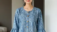 9 Model Batik Lengan Lonceng Wanita Terbaru, Gaya Feminin Tak Lekang oleh Waktu