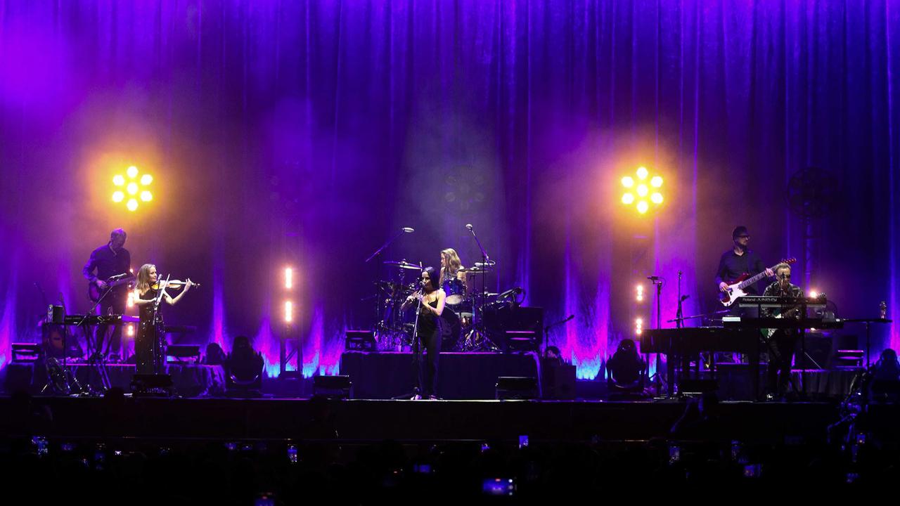 Konser Penuh Cinta The Corrs di Jakarta