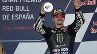 Ekspresi pembalap Monster Energy Yamaha, Maverick Vinales, setelah finis ketiga pada MotoGP Jerez, Minggu (5/5/2019). (AFP/Jorge Guerrero)