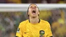 Pemain Timnas Australia, Sam Kerr melakukan selebrasi setelah menang atas Prancis pada babak adu penalti saat perempat final Piala Dunia Wanita 2023 di Brisbane Stadium, Brisbane, 12 Agustus 2023. (AP Photo/Tertius Pickard)