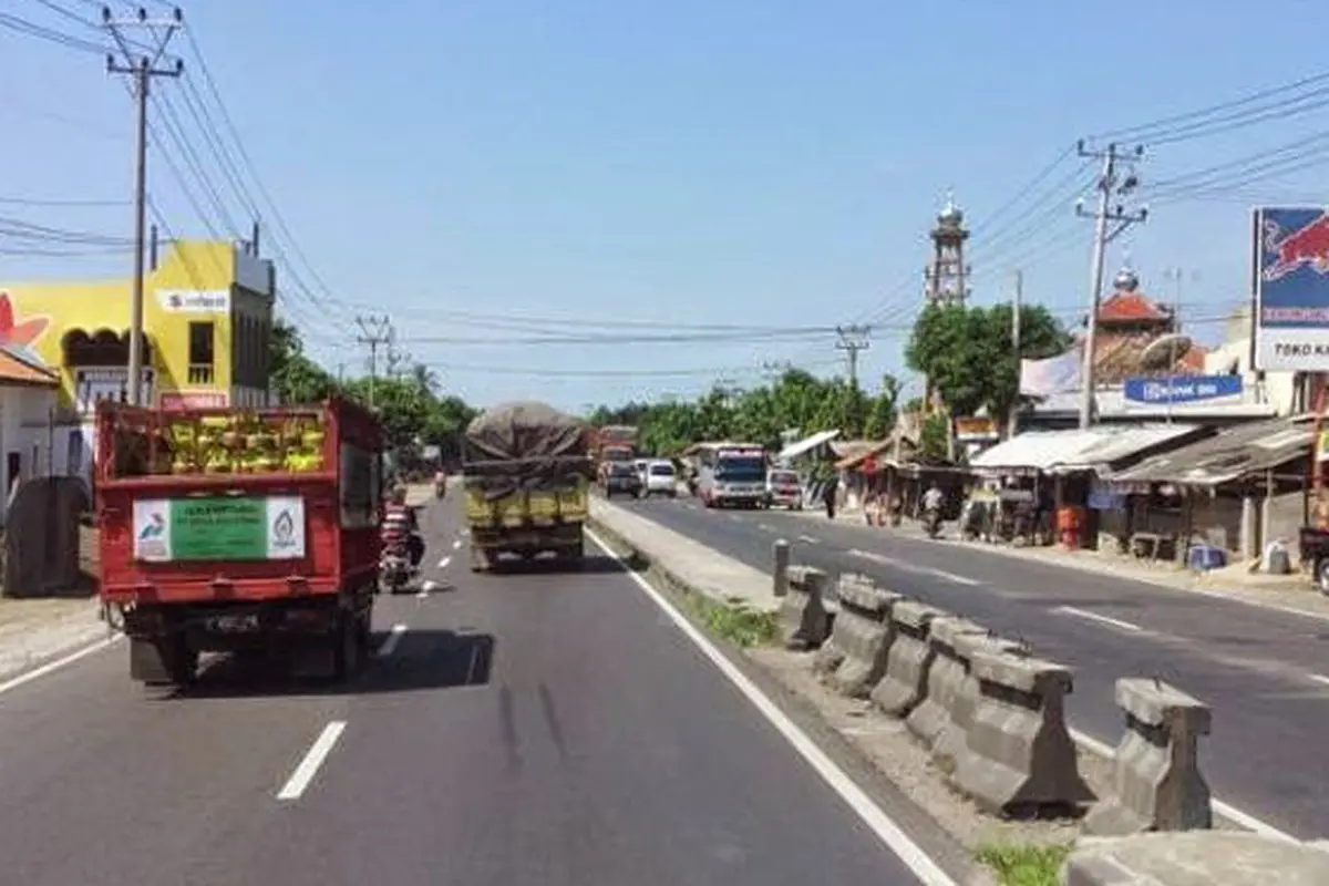 7 Jalan Raya Paling Misterius di Indonesia