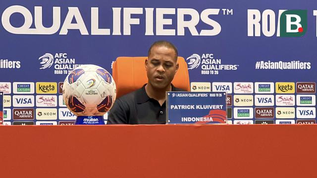 Foto: Raut Kecewa Patrick Kluivert setelah Timnas Indonesia Gagal ke Piala Dunia 2026