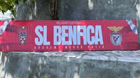Malut United FC resmi melangkah ke babak baru pengembangan sepak bola Indonesia bagian timur. Klub asal Maluku Utara itu mengumumkan kerja sama dengan raksasa Portugal, SL Benfica, untuk membangun Akademi Merah Putih, sebuah program pembinaan pemain muda yang diproyeksikan mencetak talenta kelas internasional. (Bola.com/Gregah Nurikhsani)