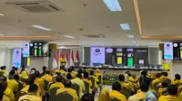 Ketua Umum DPP Partai Golkar Airlangga Hartarto menggelar rapat, persiapan Pemilu 2024, Selasa (21/11/2023). (Liputan6.com/