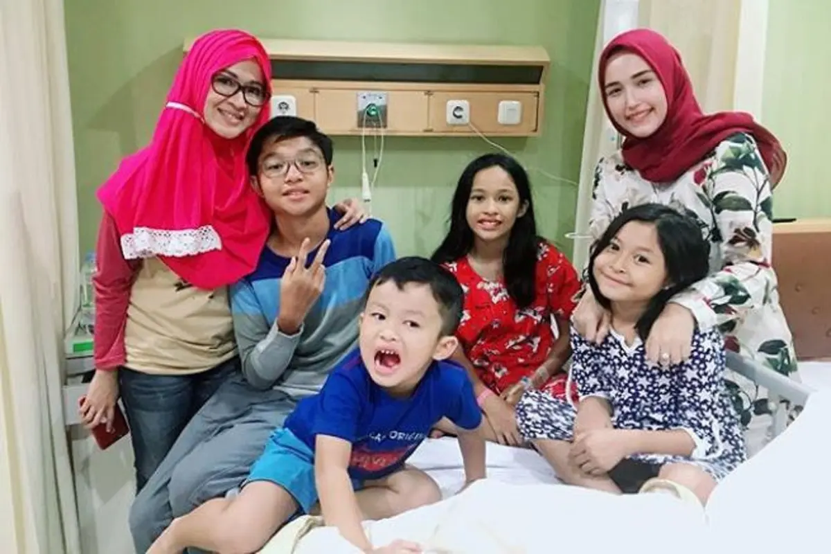 [Bintang] Adelia Pasha dan Okie Agustina