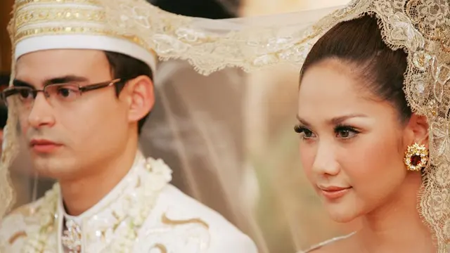 6 Potret Perjalanan Cinta BCL dan Ashraf Sinclair