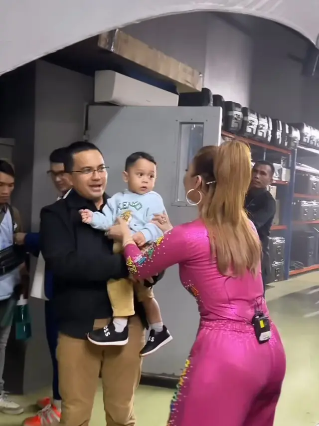 Potret Bunda Inul dan Baby Levian (Instagram/@inul.d)