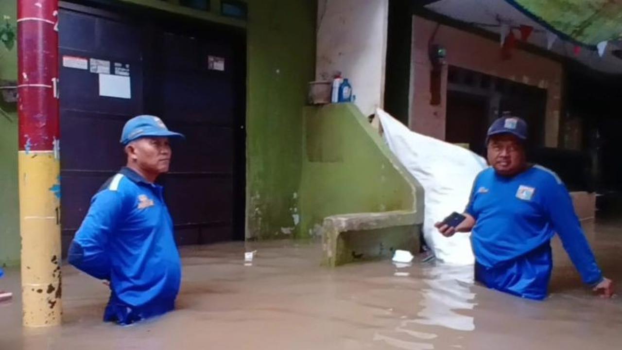 Ribuan Jiwa Terdampak Banjir Jakarta Timur, Warga Belum Mengungsi