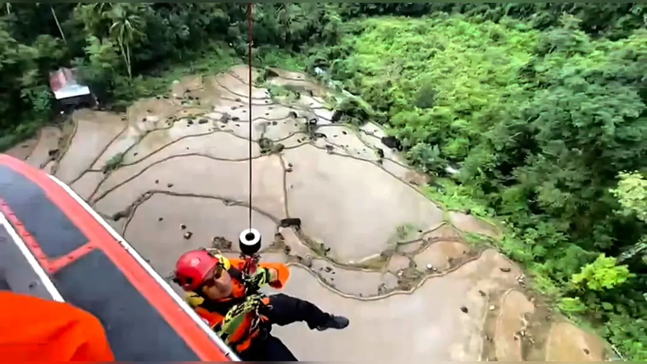 Perjuangan Tim SAR Gabungan Evakuasi Korban Pesawat ATR 42-500: Gelantungan di Helikopter hingga Tebing