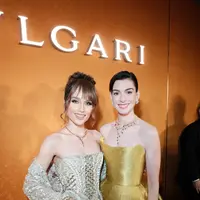 Lihat di sini adu gaya Anna Hathaway, Cinta Laura, hingga Liu Yifei di Bulgari Exhibition Shanghai. [Dok/Bvlgari].